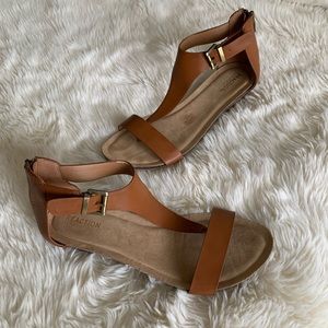 Kenneth Cole Great Gal Flat Sandals